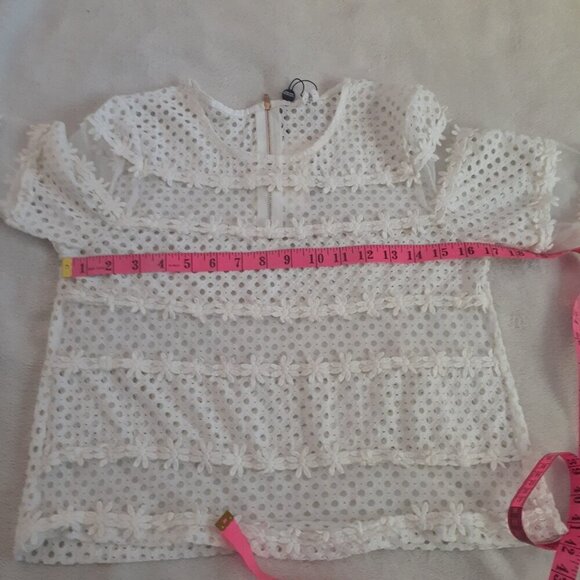 Lollipop Designed by Korea NWT Junior's S White Daisy Crochet Mesh Mod Retro Top - Picture 10 of 14